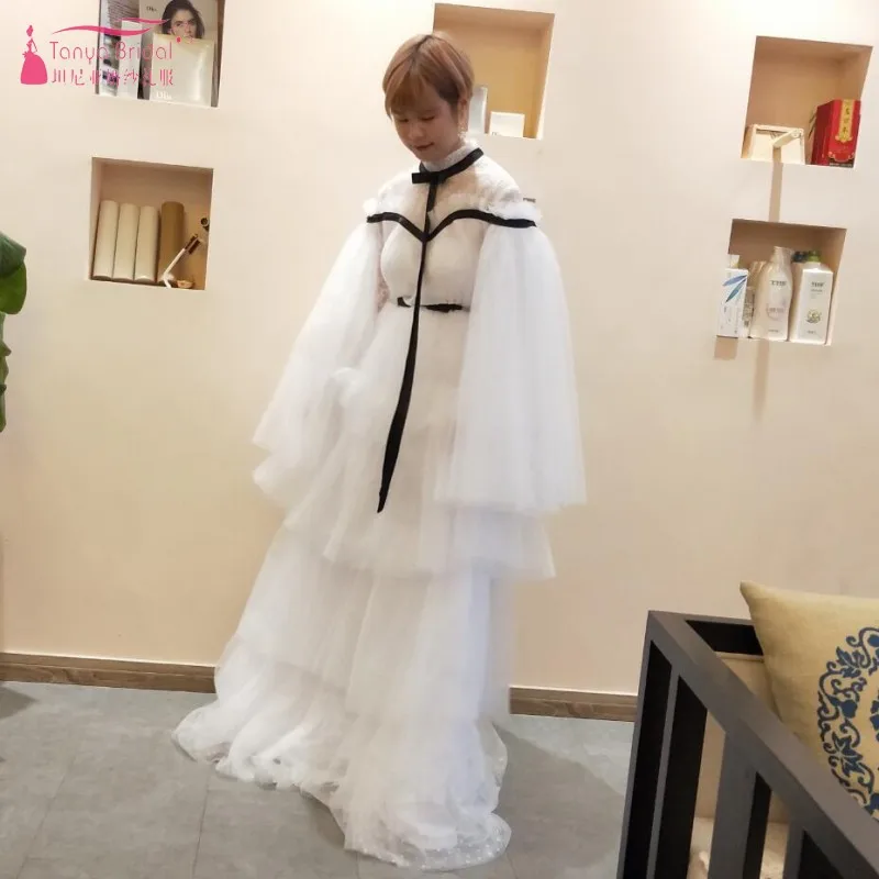 

Dot Tulle Wedding Dresses 2018 Fashion Tiered ruffles bell sleeves with Black Thread Boho Fance Elegant Gelinink cupcake ZW043
