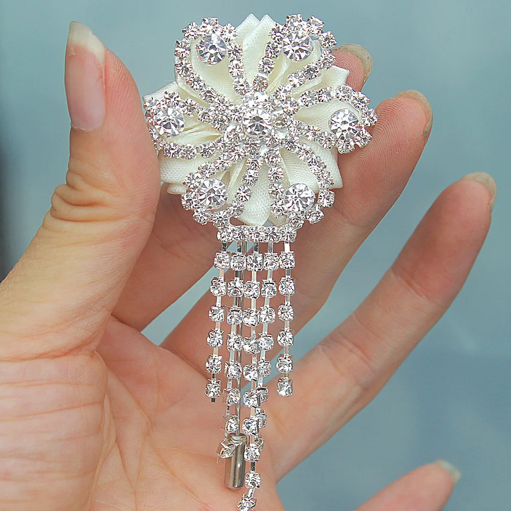 Роскошный алмаз кисточкой атласный цветок Свадебный корсаж цвета слоновой кости цветок DIY Стразы Брошь для жениха Свадебные украшения