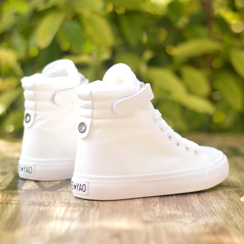 

2018 new canvas shoes female students Korean version casual shoes flat bottom.