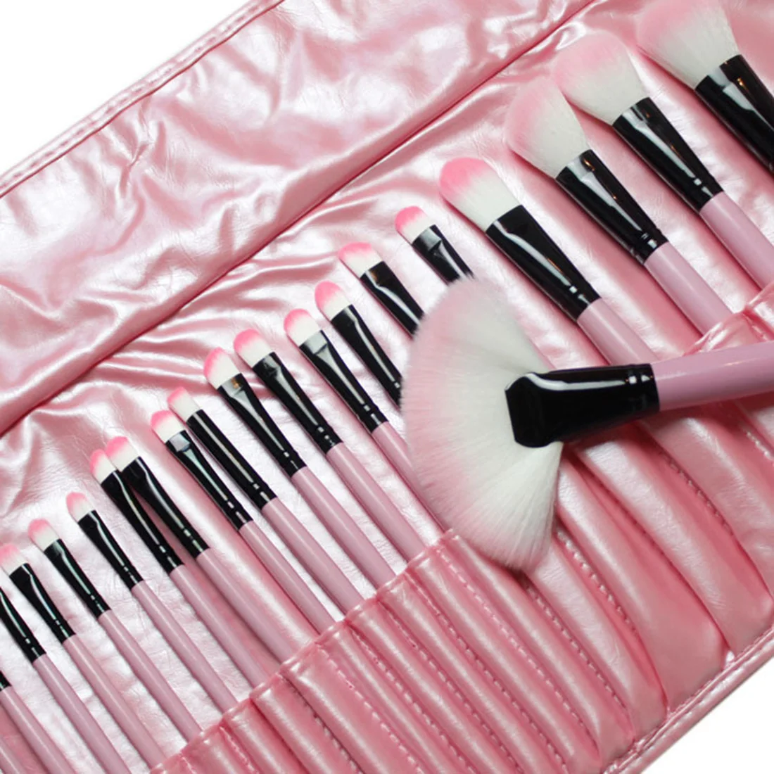 

32Pcs Makeup Brush Foundation Eye Liner Eye Shadow Eyebrow Eyelash Eyebrow Lipsticks Powder Make Up Brushes Tool
