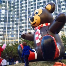 Прекрасный открытый гигантский коричневый сидя надувной медведь с руки вверх модель животного для магазина рекламы и украшения фестиваля
