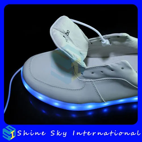 Laat je zien Wereldrecord Guinness Book bezoeker Hot Selling High Quality Simulation White Led Shoes Multicolors Usb  Rechargeable Unisex Shoes Led Sneaker Free Shipping - Fitness &  Cross-training Shoes - AliExpress