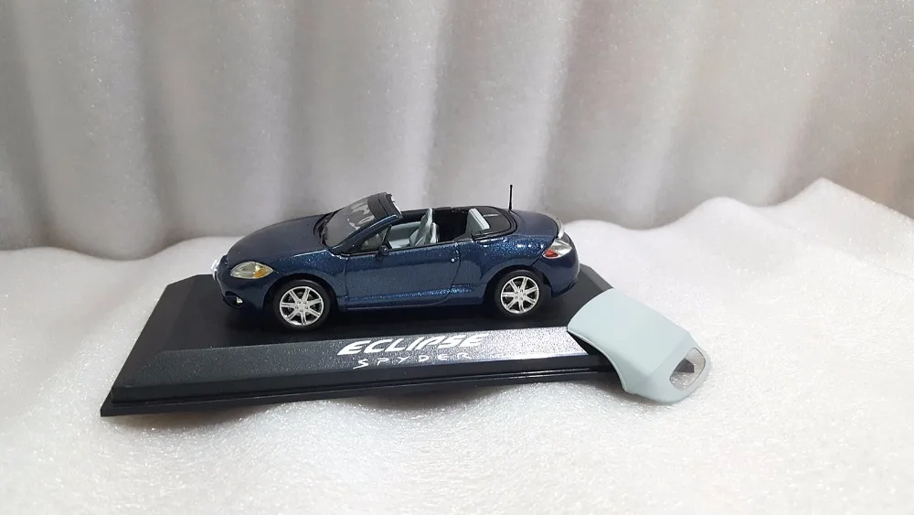 1:43 литья под давлением модели для Mitsubishi Eclipse Spyder Синий сплава игрушечный автомобиль миниатюрный коллекция подарки