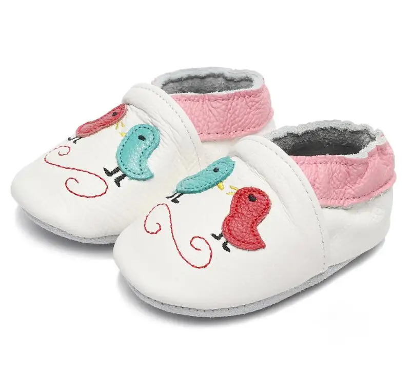 Высококачественная обувь из натуральной кожи для маленьких мальчиков и девочек; мокасины; милые тапочки для младенцев с рисунком птицы; мягкая нескользящая обувь