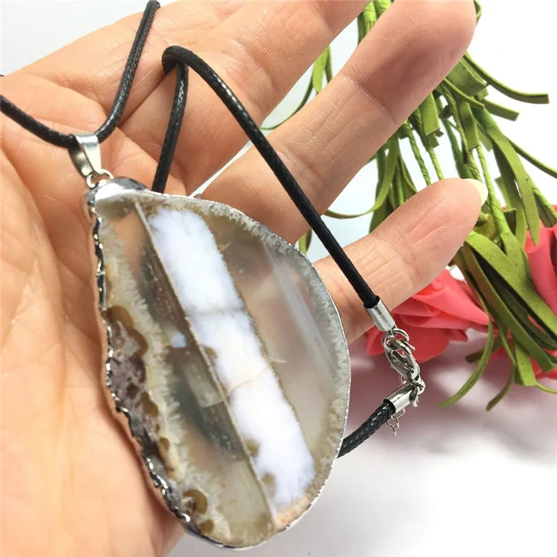 

Natural Beautiful Agate Slice Pandent Crystal Quartz Geode Necklace Irregular Polished Mineral as Gift