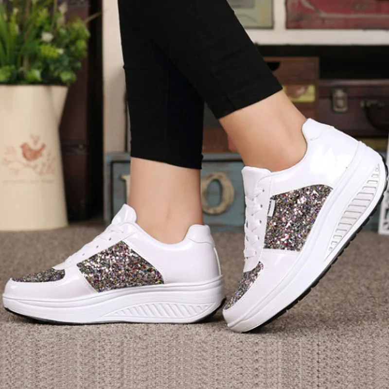 Koop VTOTA 2018 Sneakers Schoenen Vrouwen Lederen Ster Pailletten Vrouwen Casual Trainers Gemengde Kleur Gouden Slip Op Midden Hak Zapatos Mujer
