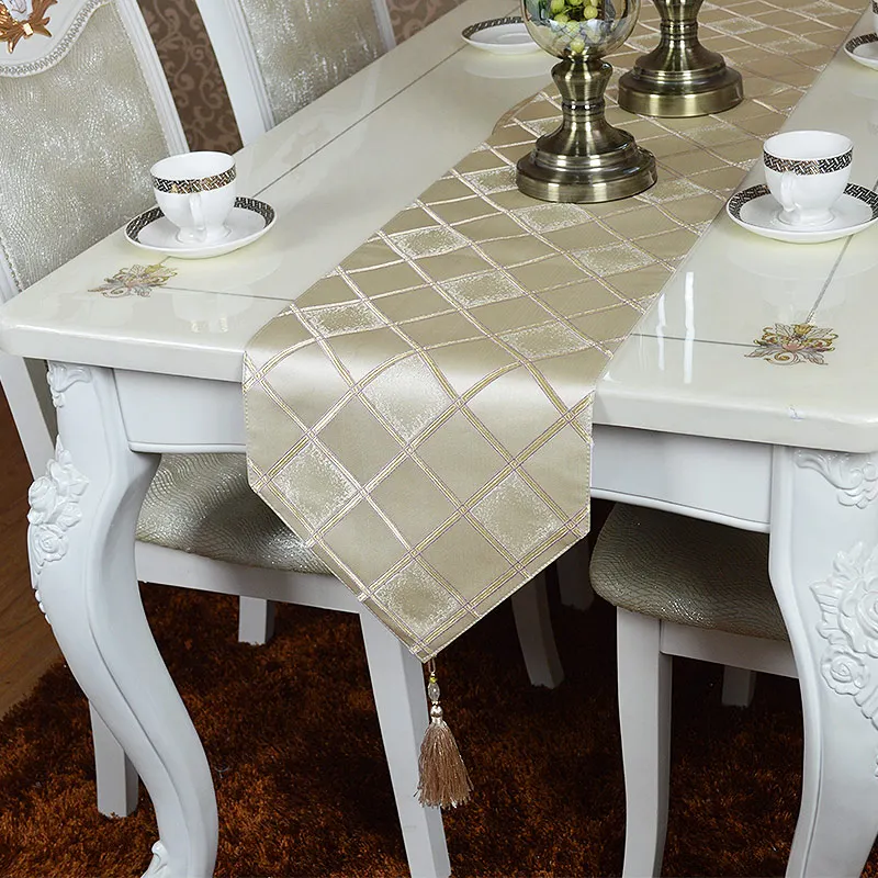 

Fashion Amazing European style Golden plaid table runner Lace Luxury Table flag