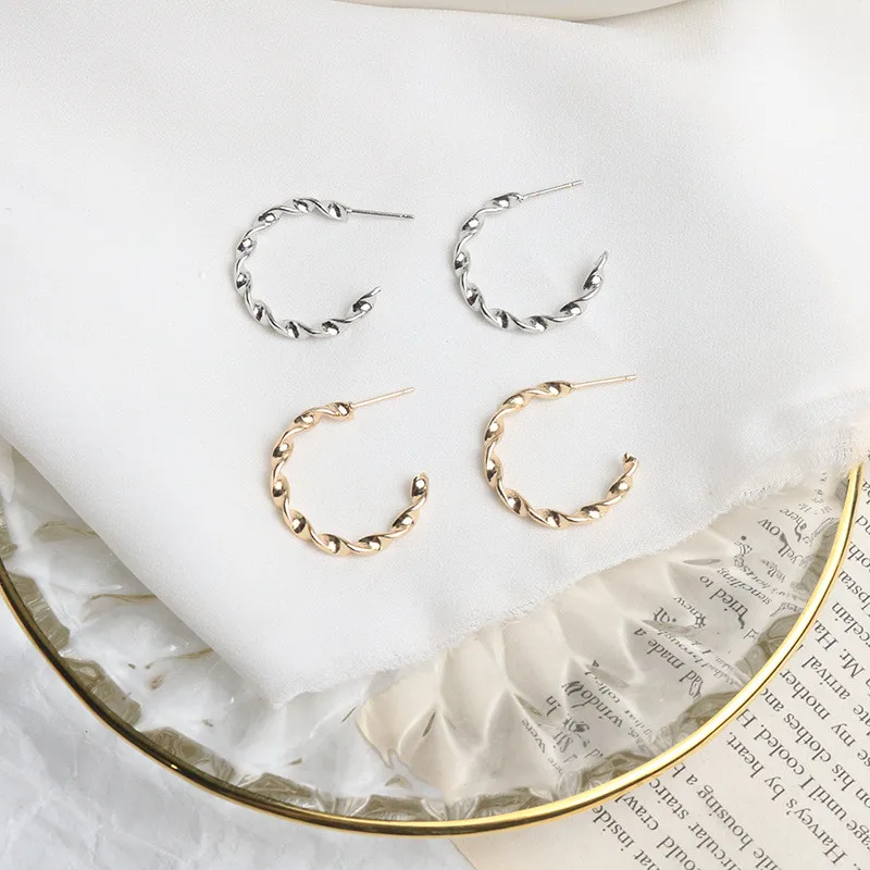 

Europe America Hyperbolic Vintage INS Twining Letter C Round Circle Geometric Simple Hoop Earrings Fashion Jewelry-LAF