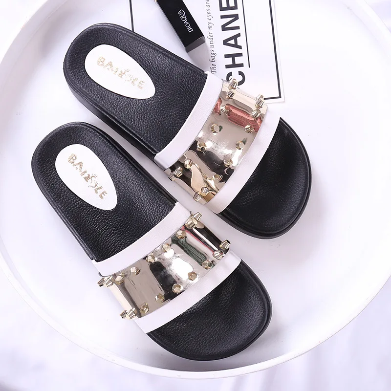 

Women Slippers Female Platform Shoes Women Flip Flops Summer Woman Shoes 2018 Rivet Bling Beach Women's Sandals Slides Slippers