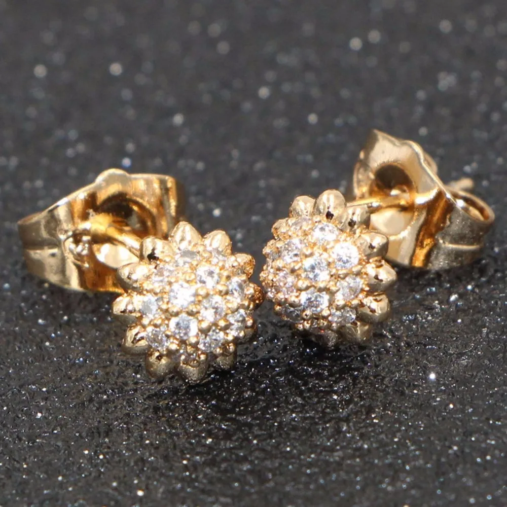 

HeeZen Round Stud Earrings For Women Luxury Top Clear Zirconia Brincos Wedding Earrings With Stones Fashion Jewelry Gifts
