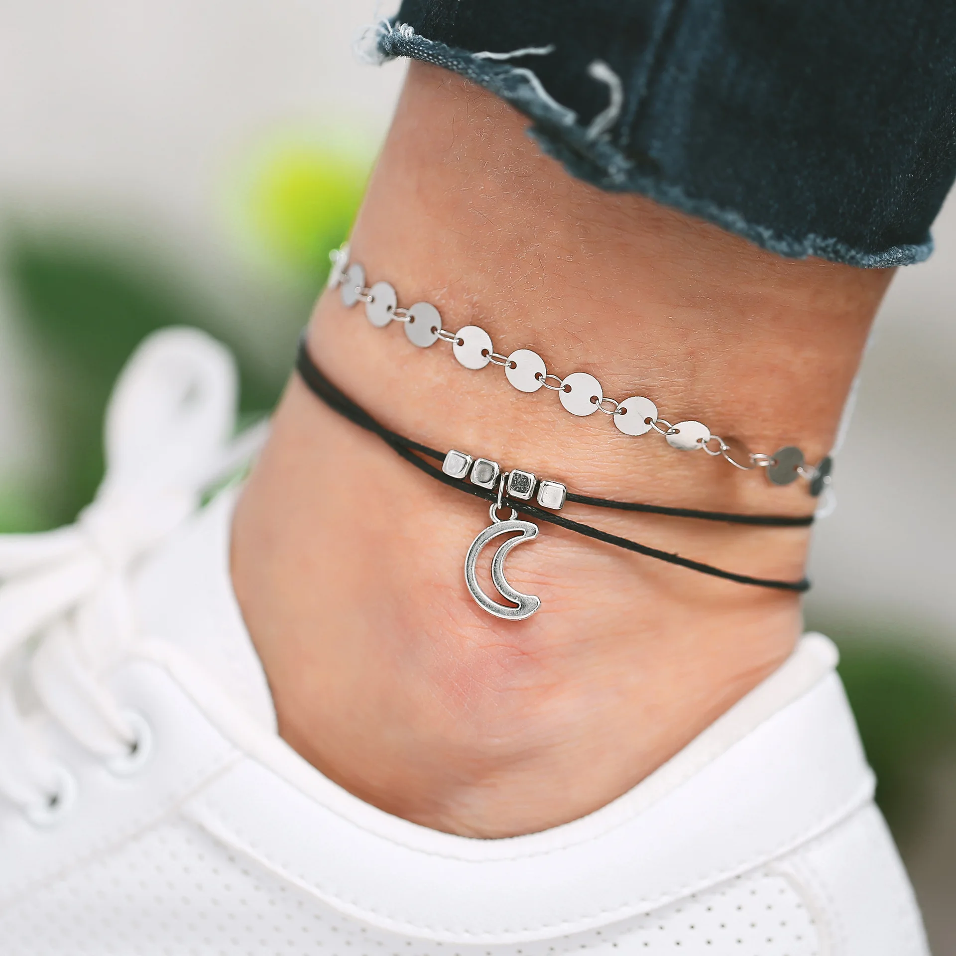 

2 Pcs/set Small Round Sequins Chain Moon Pendant Multi-layer Adjustable Anklets Women Simple Style Jewelry Summer Accessories