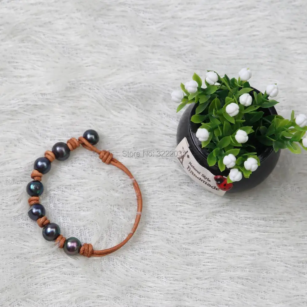 round pearl leather bracelet
