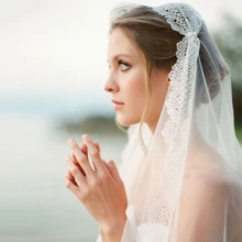 Модная свадебная вуаль короткая круглая Корейская невесты Аксессуары плиссированная кружевная кромка шляпа Мягкая слоновая кость Тюлевая Фата
