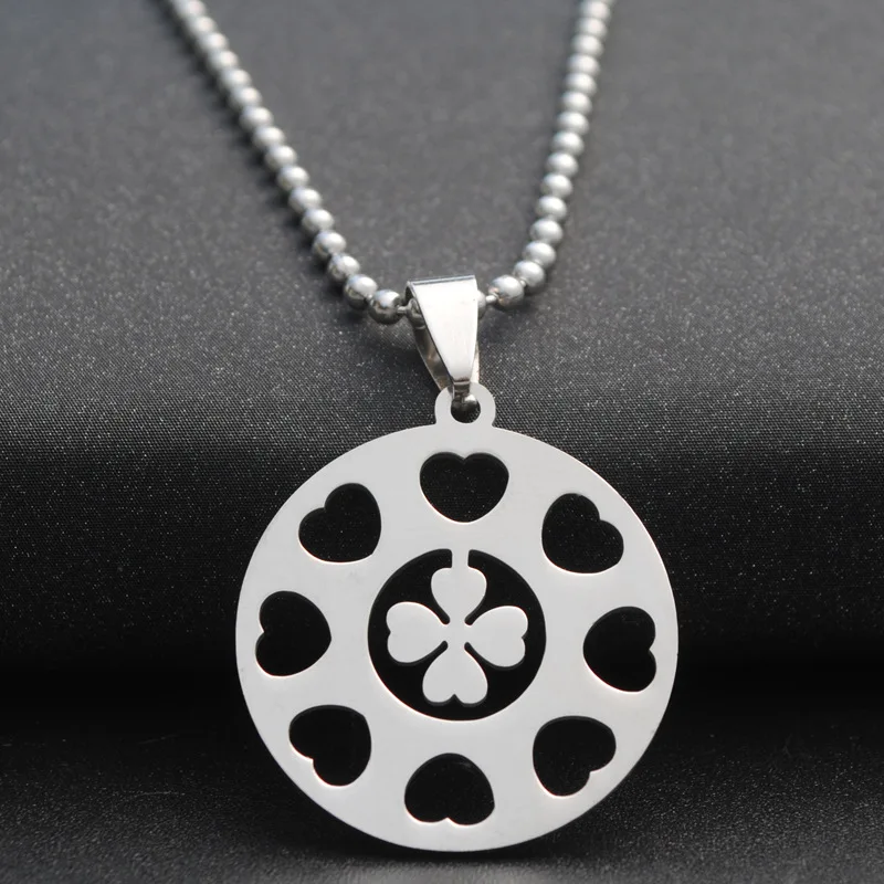 

Gift stainless steel love heart four-leaf clover necklace love petal flower small grass plant amulet geometric round necklace