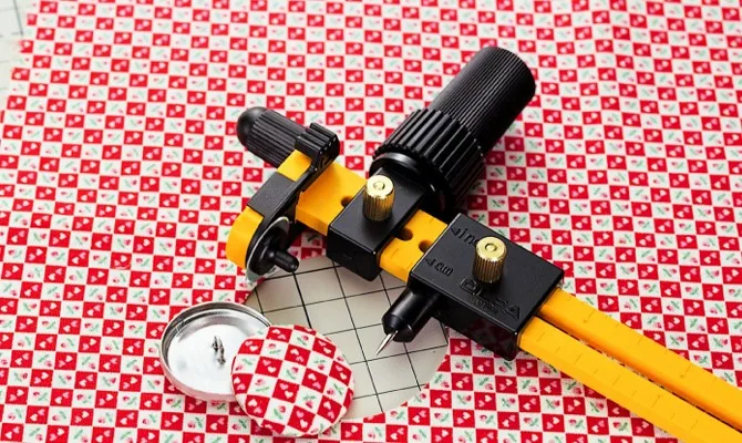 

Rotary Circle Cutter CMP-3 for Fabric circle cutting ( 4cm to 22cm)
