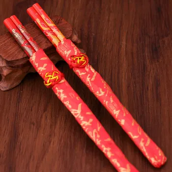 

Traditional Chinese Red Chopsticks Dragon & Phoenix Wooden Chopsticks Tableware as Wedding Gifts Party Favor