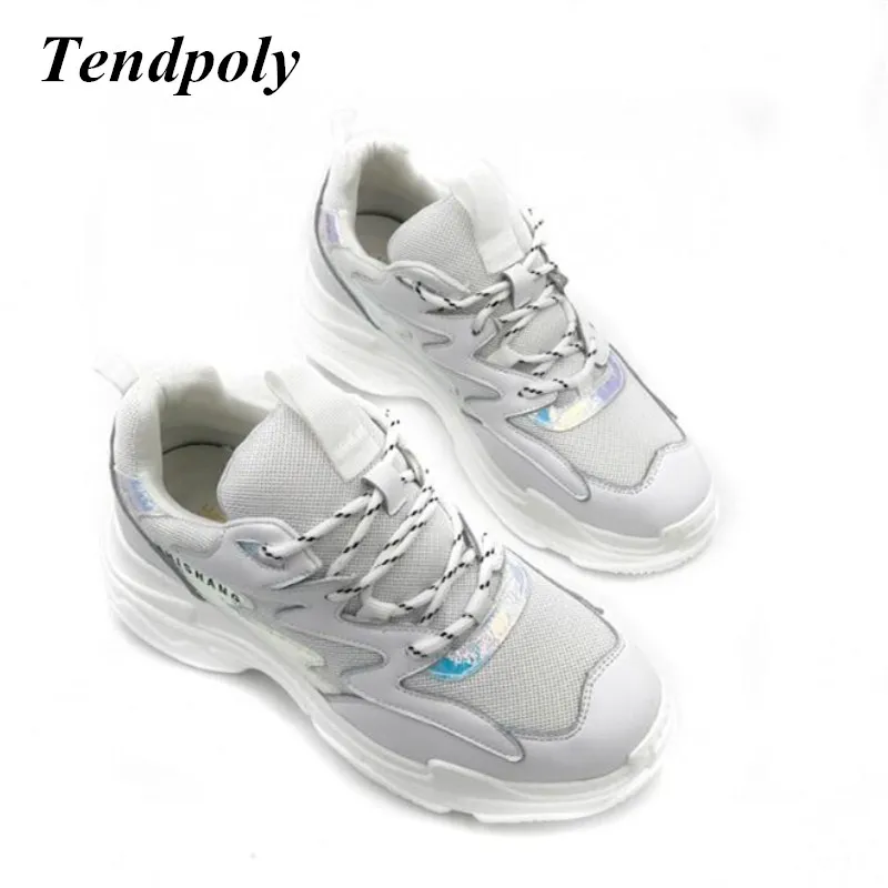 Vente Nouveau simple rétro de mode de femmes chaussures 2018 printemps automne vraiment épais en cuir à la mode vente sauvage paragraphe sports occasionnels chaussures