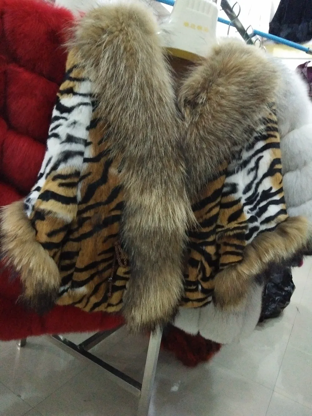 Купить натуральный мех енота пальто жакеты из натурального меха женская ...