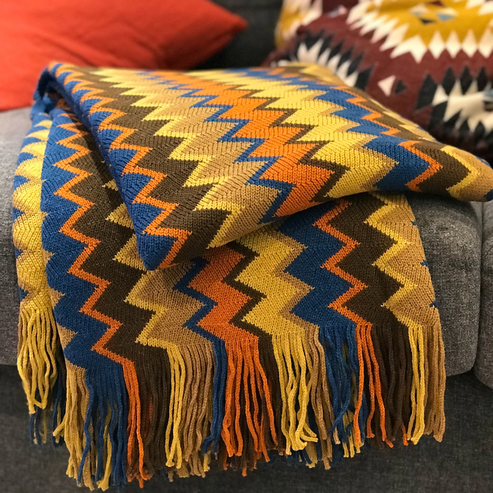 

Micosoni 2018 Spring and Autumn Wraps American Rural Corrugated Knitted Carpet Features Leisure Zigzag Macrame Shawl for Women