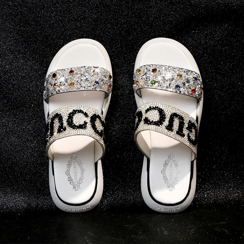 

New Crystal Platform Shoes Women Flat Slippers Cut out Summer beach Rhinestone Women's Sandals Fashion slides outdoor slippers