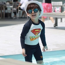 Милый купальный костюм для мальчиков, комплекты из 2 предметов принт Супермена, надпись, детский купальный костюм Пляжная одежда для От 1 до 12 лет, S75802