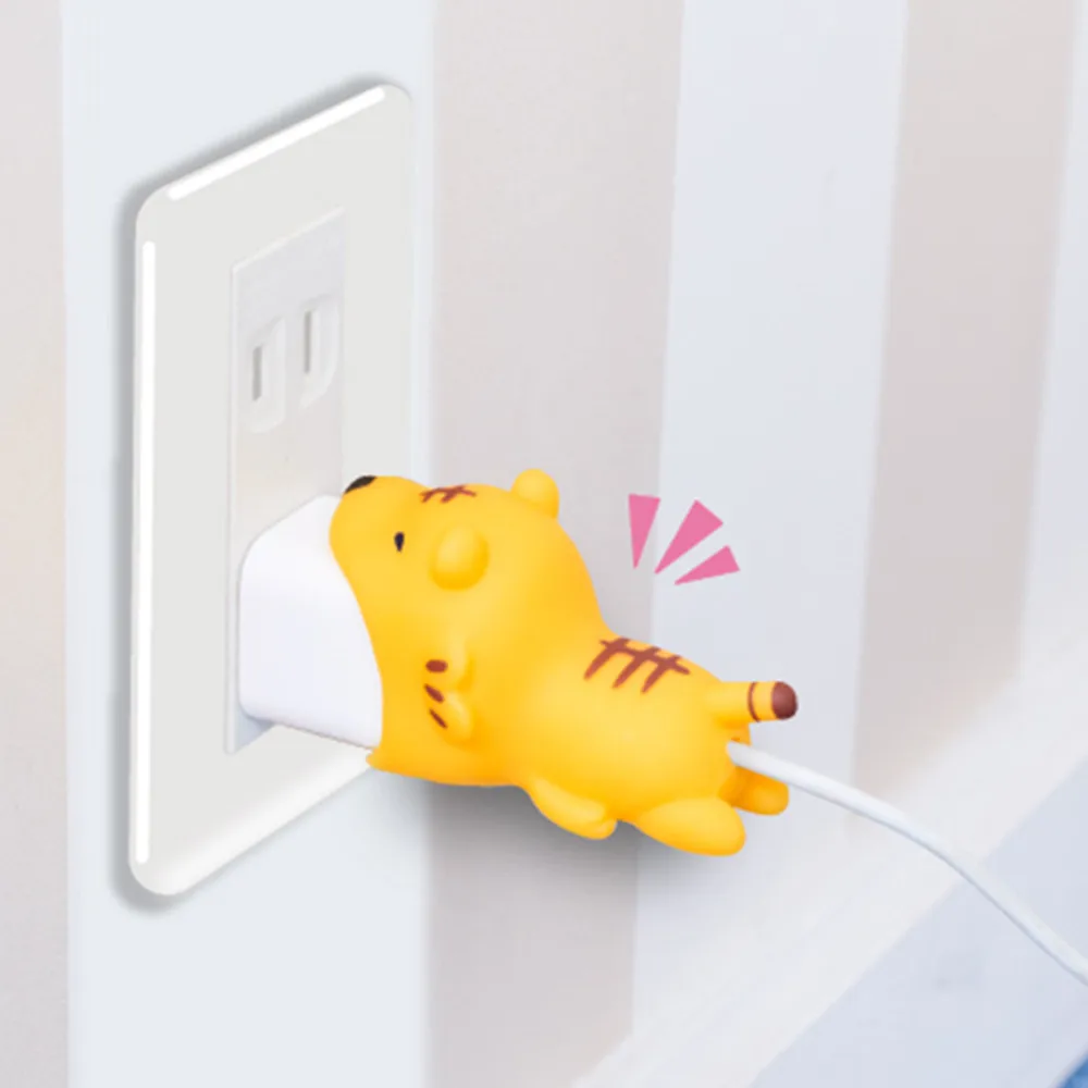 

Multiple Animal Models Cute Accessories For USB Power Adapter Prevent Disconnection Of the Whole Charging