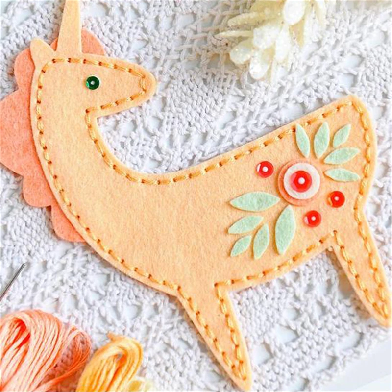 

DiyArts Stitched Unicorn Metal Cutting Dies for Scrapbooking Card Making Album Embossing Crafts Diecut Mat Christmas New 2019
