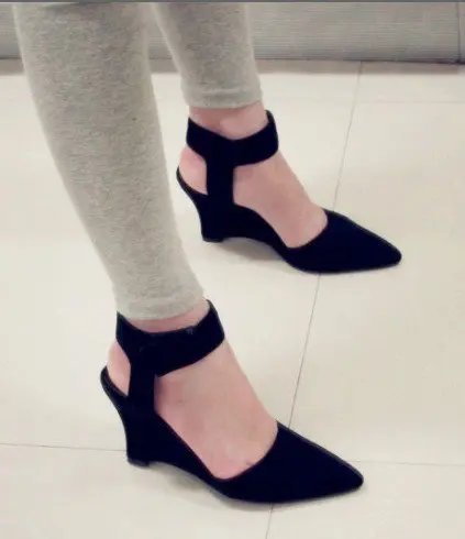 black wedge closed toe shoes