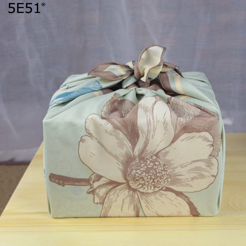 

Japanese furoshiki polyester 100% / Japan classic Tradition printed 70cm/ Many Uses