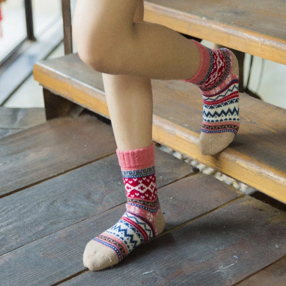 

5 Pairs Women's autumn and winter Colorful wool Warm socks Thick wool socks 2017 New