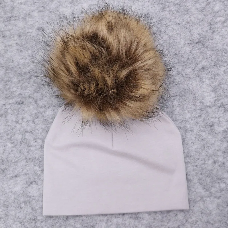 New Spring Newborn Baby Boys Girls Cotton Beanies Hats With Big Faux Fur Pompom Solid Cute Girls Hats Cap Hair Accessories - Цвет: gray