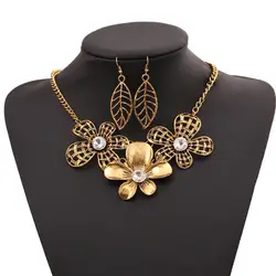Винтажное короткое цветочное ожерелье Модные женские украшения модный металлический бренд Геометрические полые Стразы ожерелье s