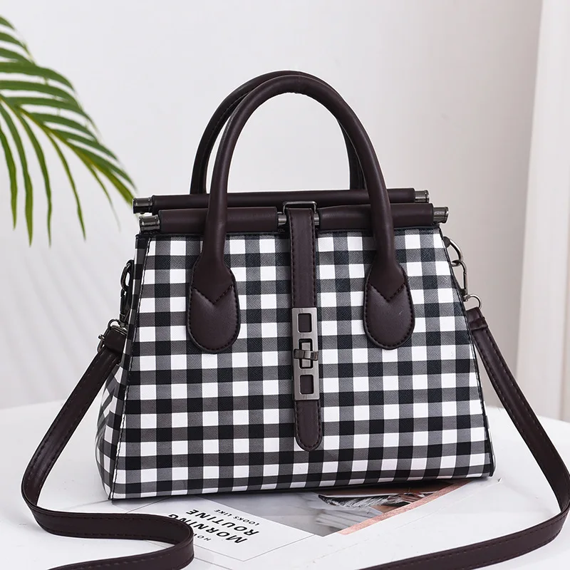 

2019 Spring New Platinum Handbag European and American Fashion Trends Portable Women Bag Messenger Bags