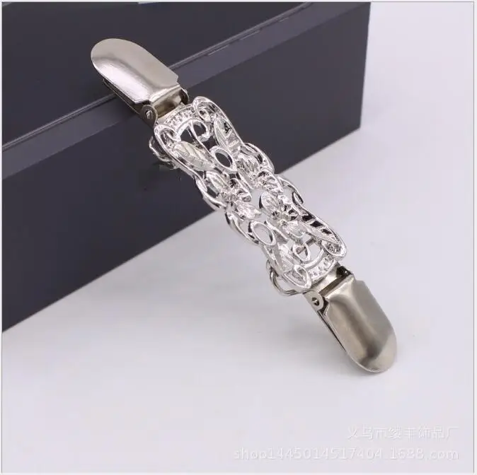 

1pcs New Fashion Accessories Alloy Duckbill Clip Hollow Silver Sweater Cardigan Swing Buckle