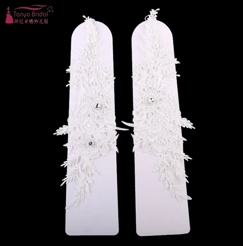 conew_2018-new-arrival-sexy-white-lace-bridal-gloves-fingerless-phoenix-pattern-elbow-length-long-woman-gloves (2)