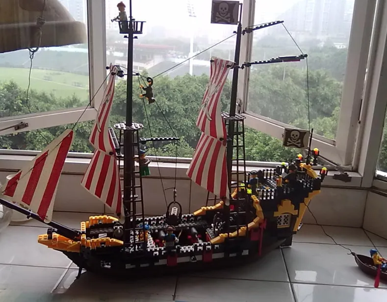 

Enlighten 308 Compatible With Lego Pirates Ship Series Black Pearl Model Building Blocks Kit Bricks Educational Toys Gifts