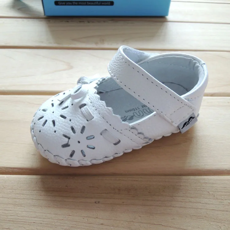 Estilo de Verão Meninas da Criança Couro Genuíno Primeiros Caminhantes Sapatos Fretwork Moda Bebê Infantis Botas Omn 6 Omn estilo de verão couro genuíno primeiros