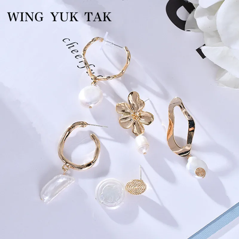 

wing yuk tak Women Earrings Irregular Fashion Jewellery Classic White Freshwater Pearls Stud Earrings oorbellen