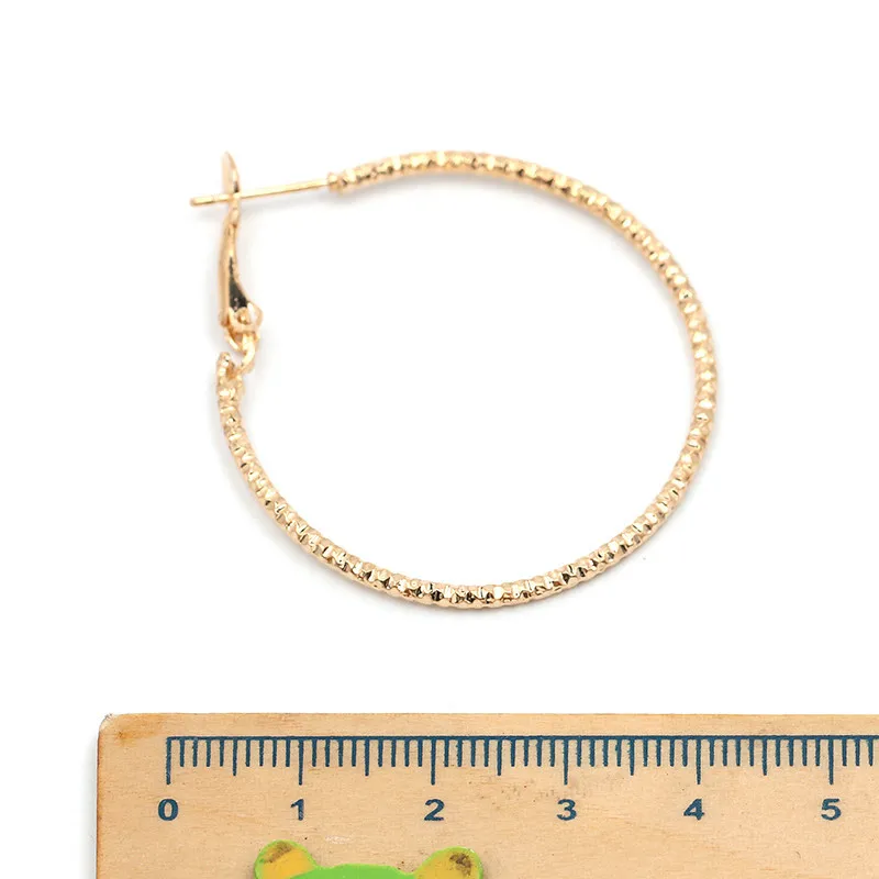 Юран высокой моды минималистский Серьги-кольца для Для женщин милый круглый металлический круг серьги золотые Цвет Brincos ювелирных изделий, аксессуары