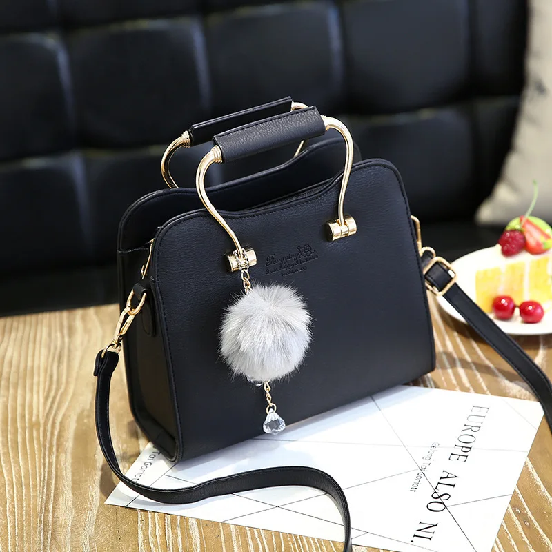 

Women Messager Handbags Retro Plush Ball Decor Clutches Luxury Clutch Bags Female Fashion Gace Crossbody Handbags For Party