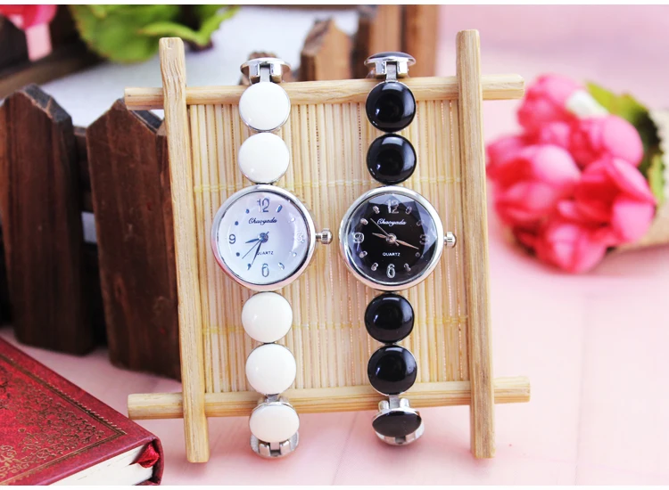 

2018 new famous Five leaf grass luck grass quartz watch women's leisure time watches with luxury stainless steel watch diamond