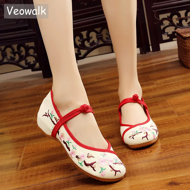 

Veowalk Handmade Women Chinese Plum Embroidered Ballet Flats Woman Fabric Linen Comfortable Old Peking Ballerina Flat Shoes