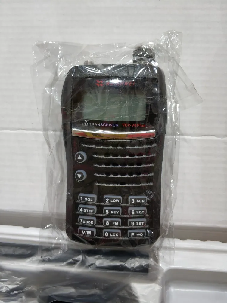 

Weierwei VEV-V8 PLUS 5W radio with 1600mah lithium battery FM radio Ham Radio Transceiver
