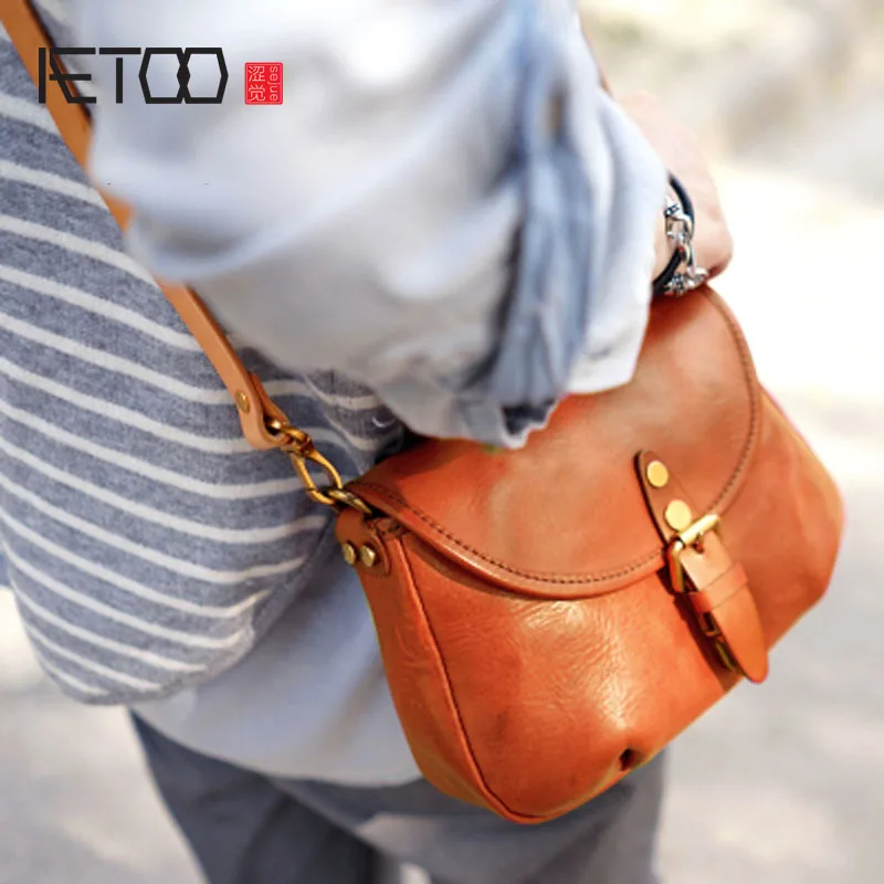 AETOO Handmade retro old handmade leather leather shoulder oblique diagonal bag casual small Sen Ms. female models