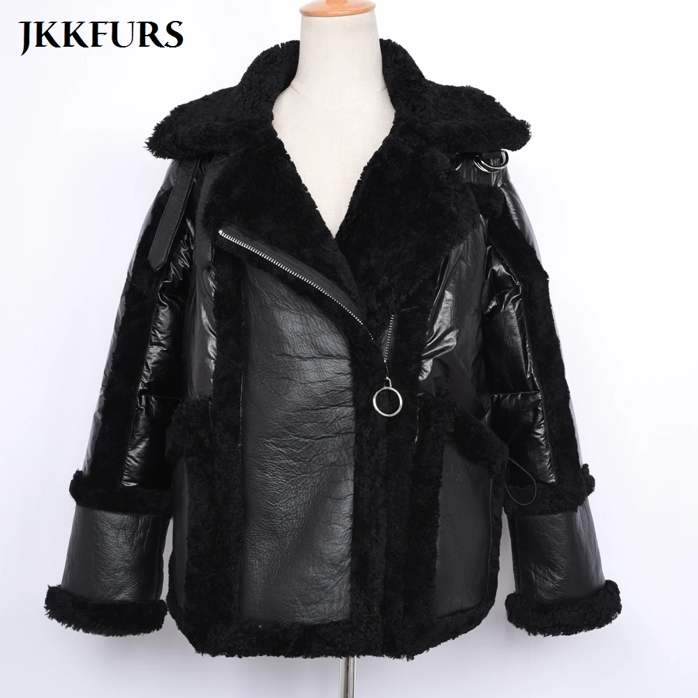 

2019 New Spring Women's Fashion Style Down Coat Real Lamb Fur Coat Thick Warm White Duck Down High Quality S7520