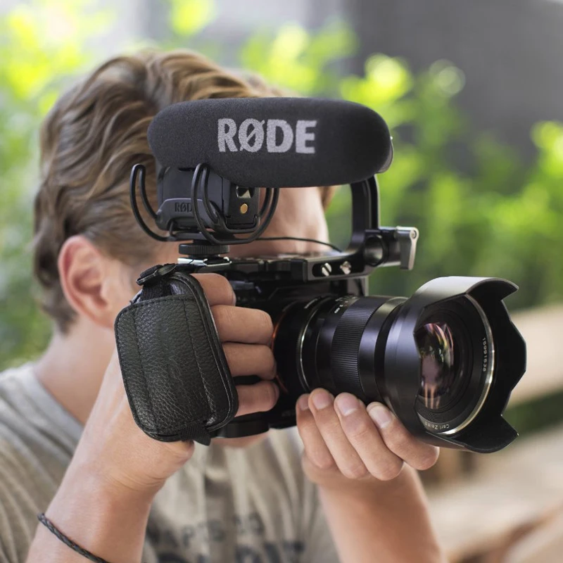 

Rode VMPR VideoMic Pro R with Rycote Lyre Shockmount for Canon Nikon DSLR Cameras for Sony Camcorder
