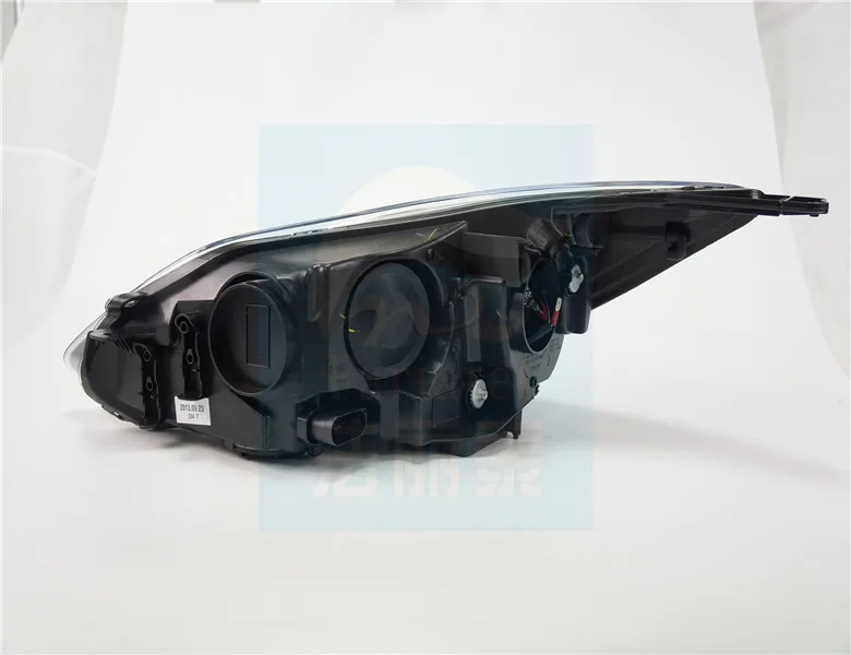 

Fit for FOCUS 2012 LED with double optical lens xenon lamp assembly modified Taiwan