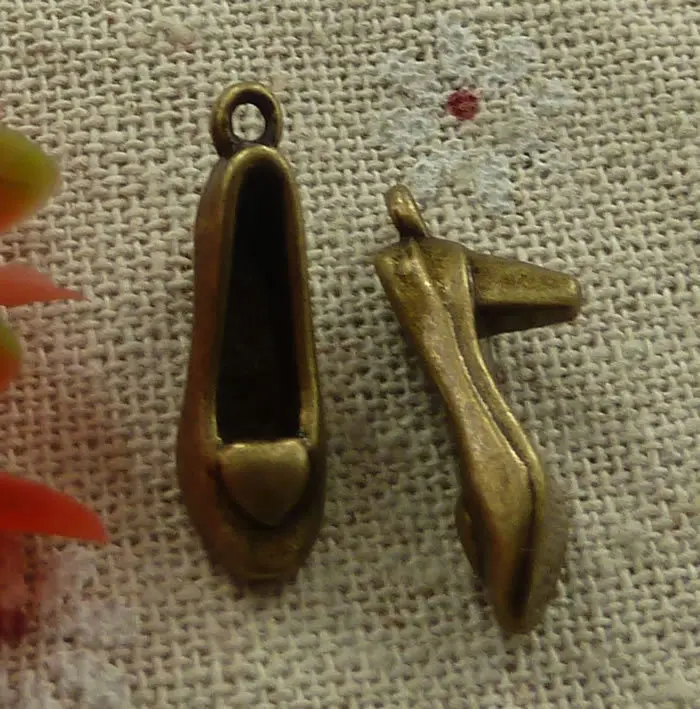 135 pieces bronze plated high heel shoe charms 22x7mm 2280shoe charms