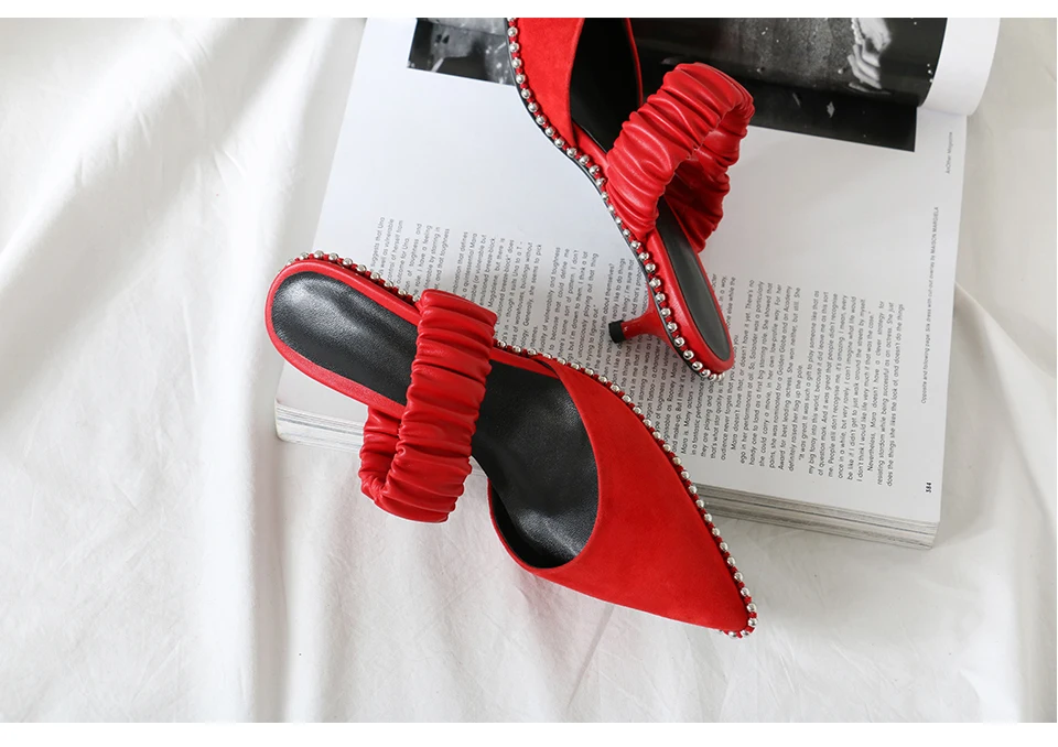 Curvaness/ г.; женские шлепанцы; женская повседневная обувь на тонком каблуке; тапочки шлепанцы без застежки с острым носком и жемчугом; босоножки на низком каблуке