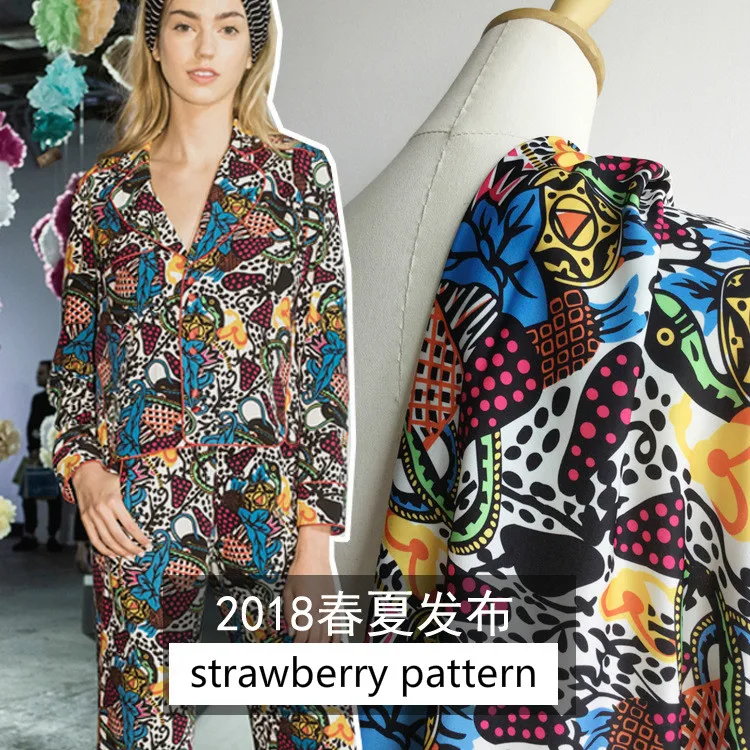 

Spring and summer strawberry pattern digital printing cloth polyester printing dress women's fashion fabrics stock
